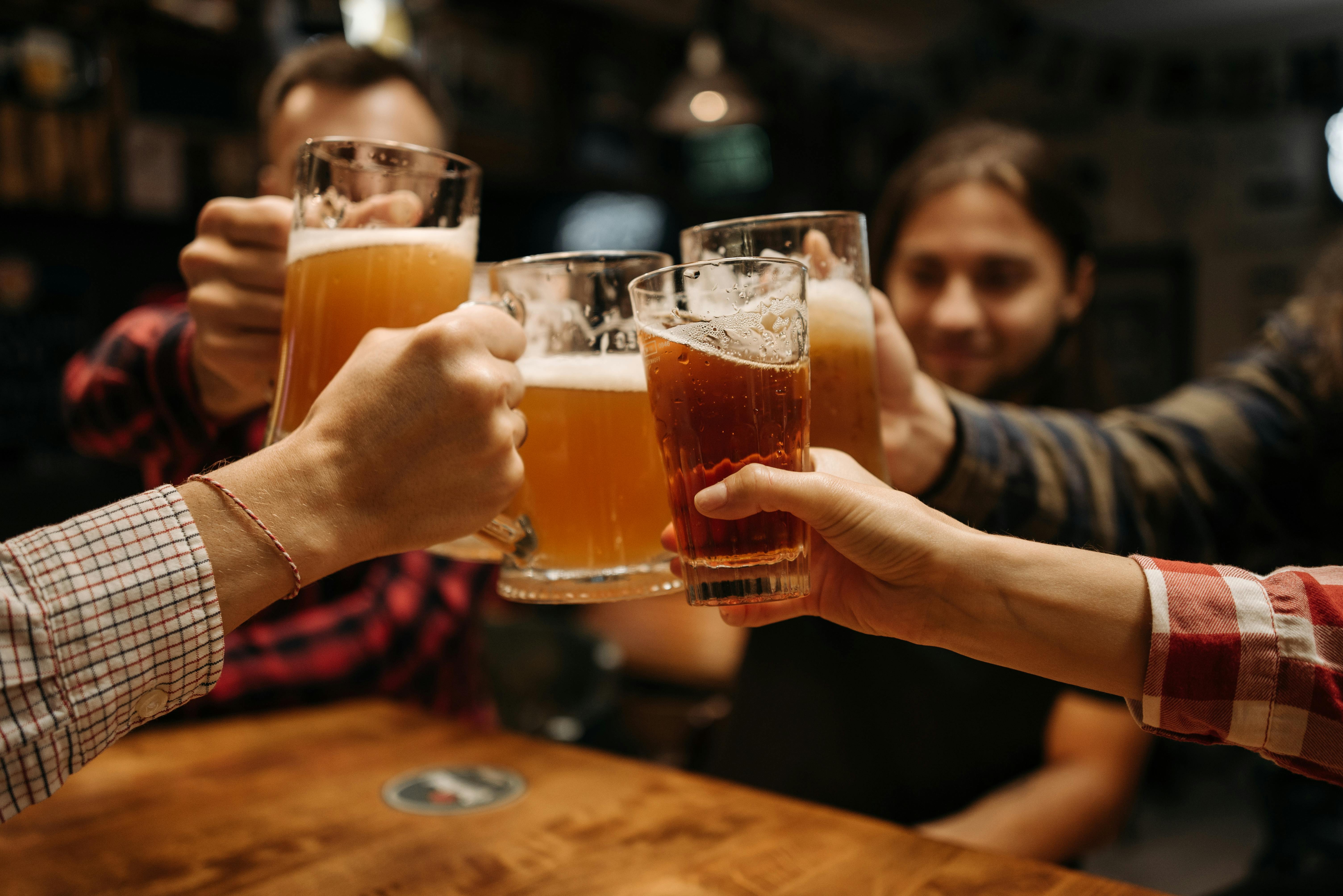 啤酒行情回暖？五巨头半年收入超840亿华润登顶燕京赚了去年一年的钱(图1)