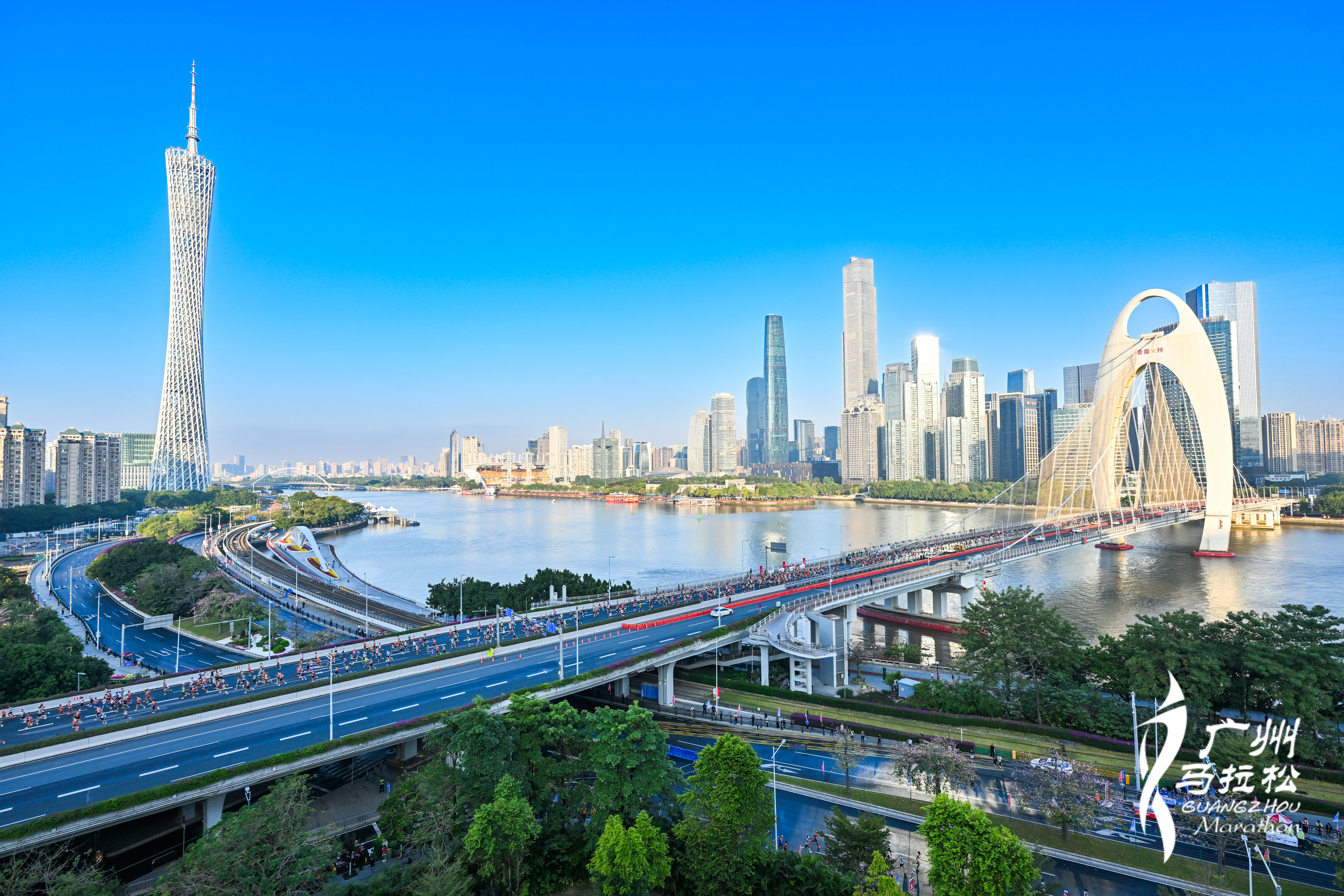 快速补充电解质！东鹏补水啦成为广马跑者“补水伙伴”(图1)